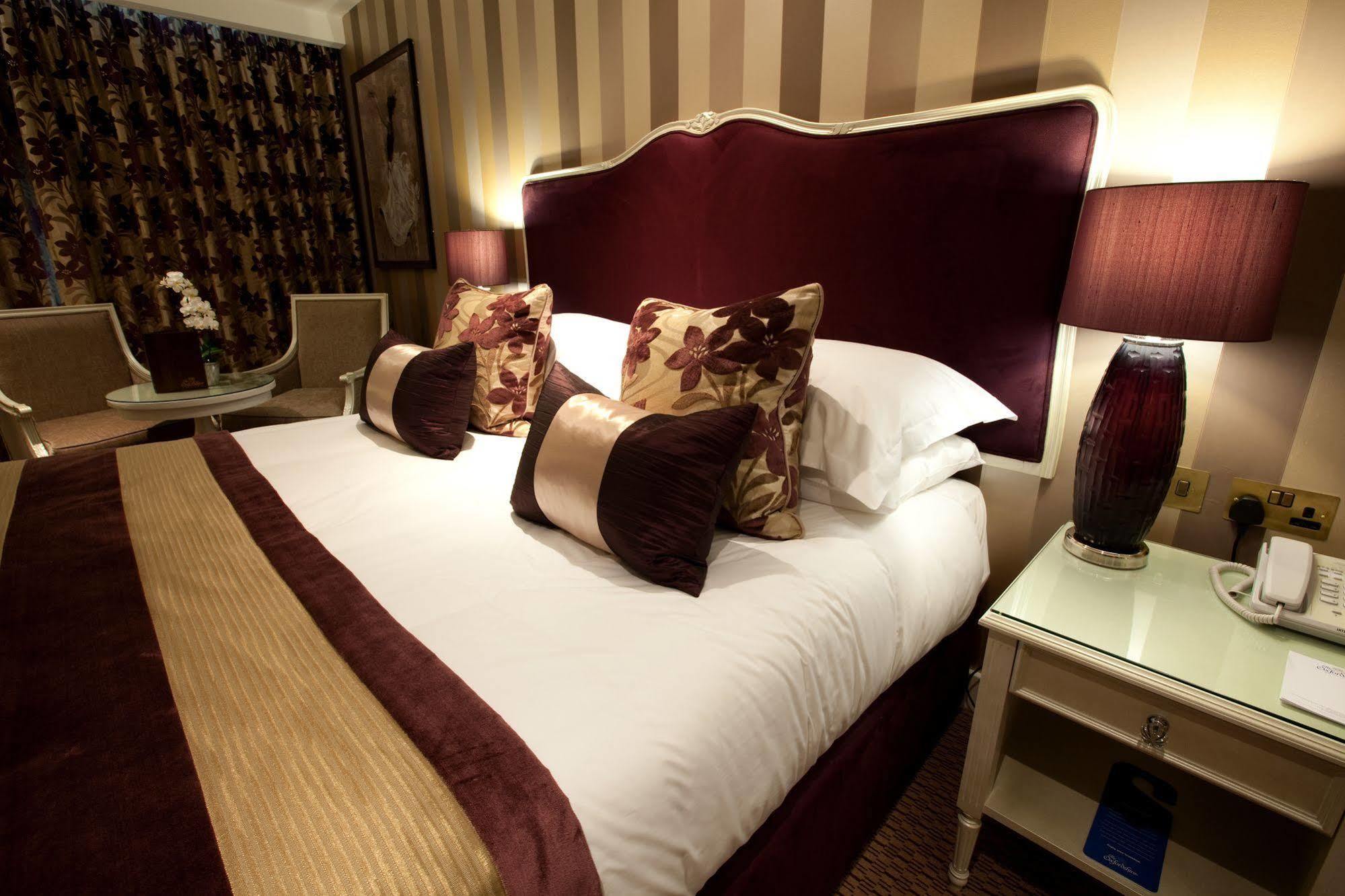 The Oxfordshire Golf & Spa Hotel Thame Eksteriør billede