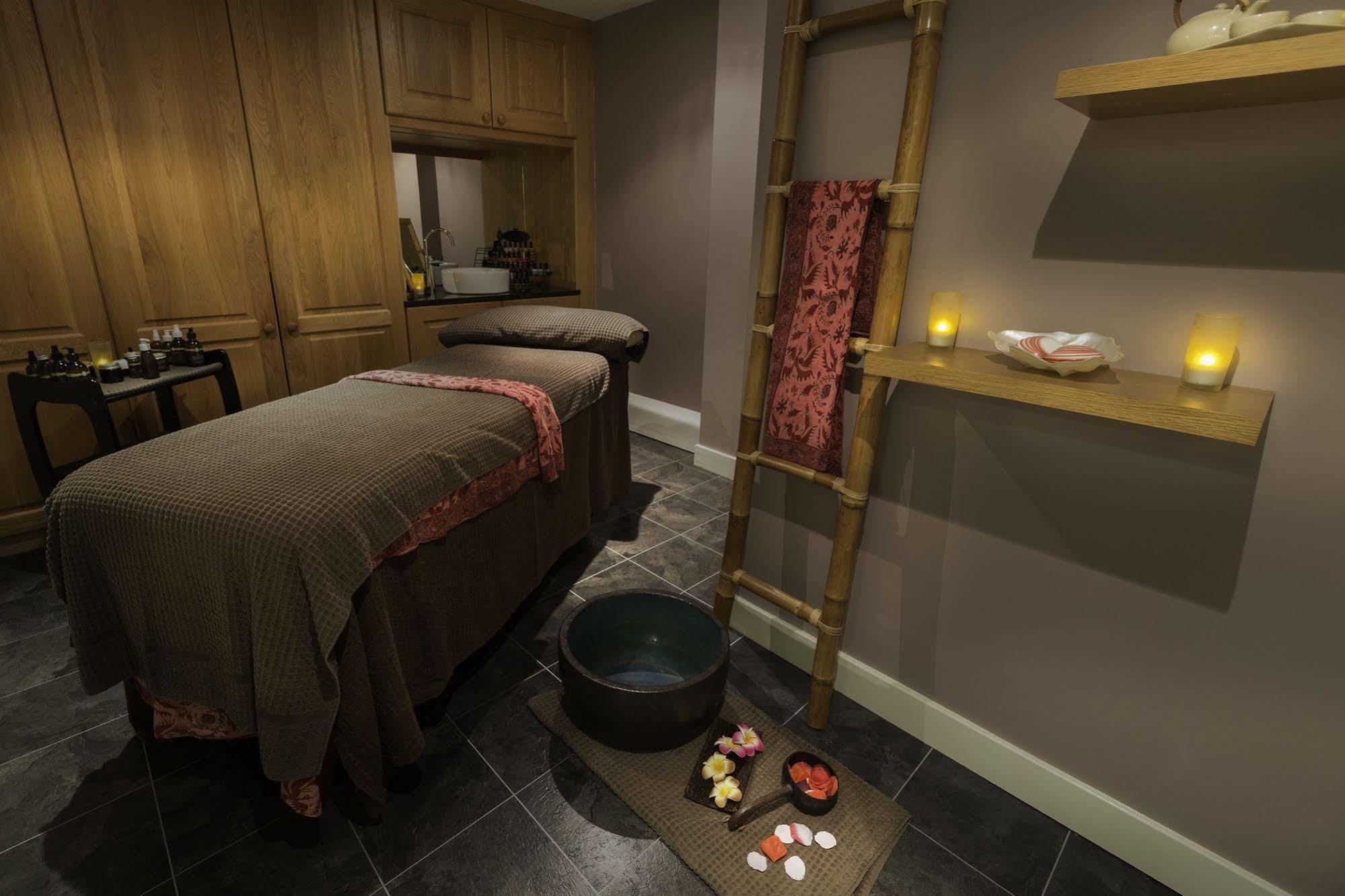 The Oxfordshire Golf & Spa Hotel Thame Eksteriør billede